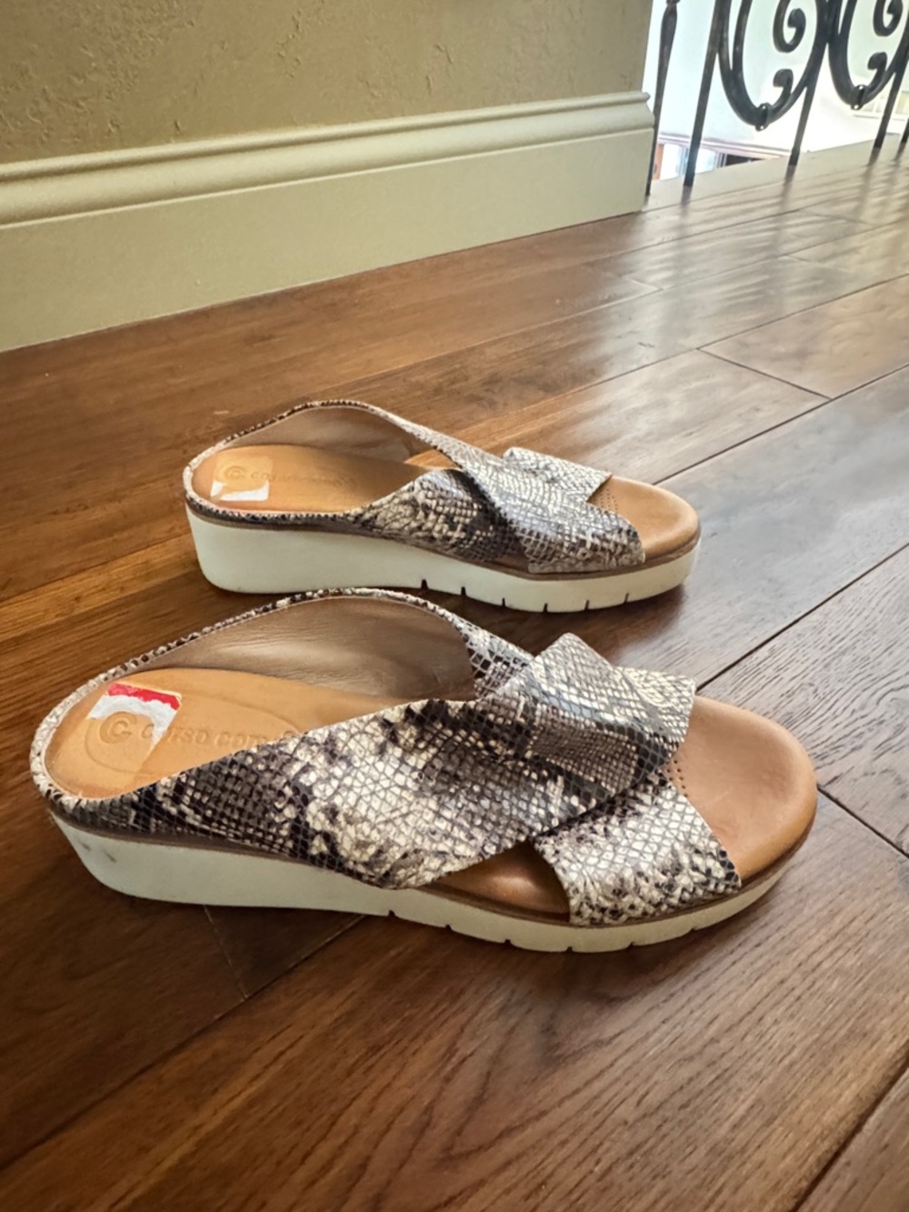 Women's Snake-Print Platform Slide Sandals - Grayish brown Size 6.5 - Picture 2 of 8